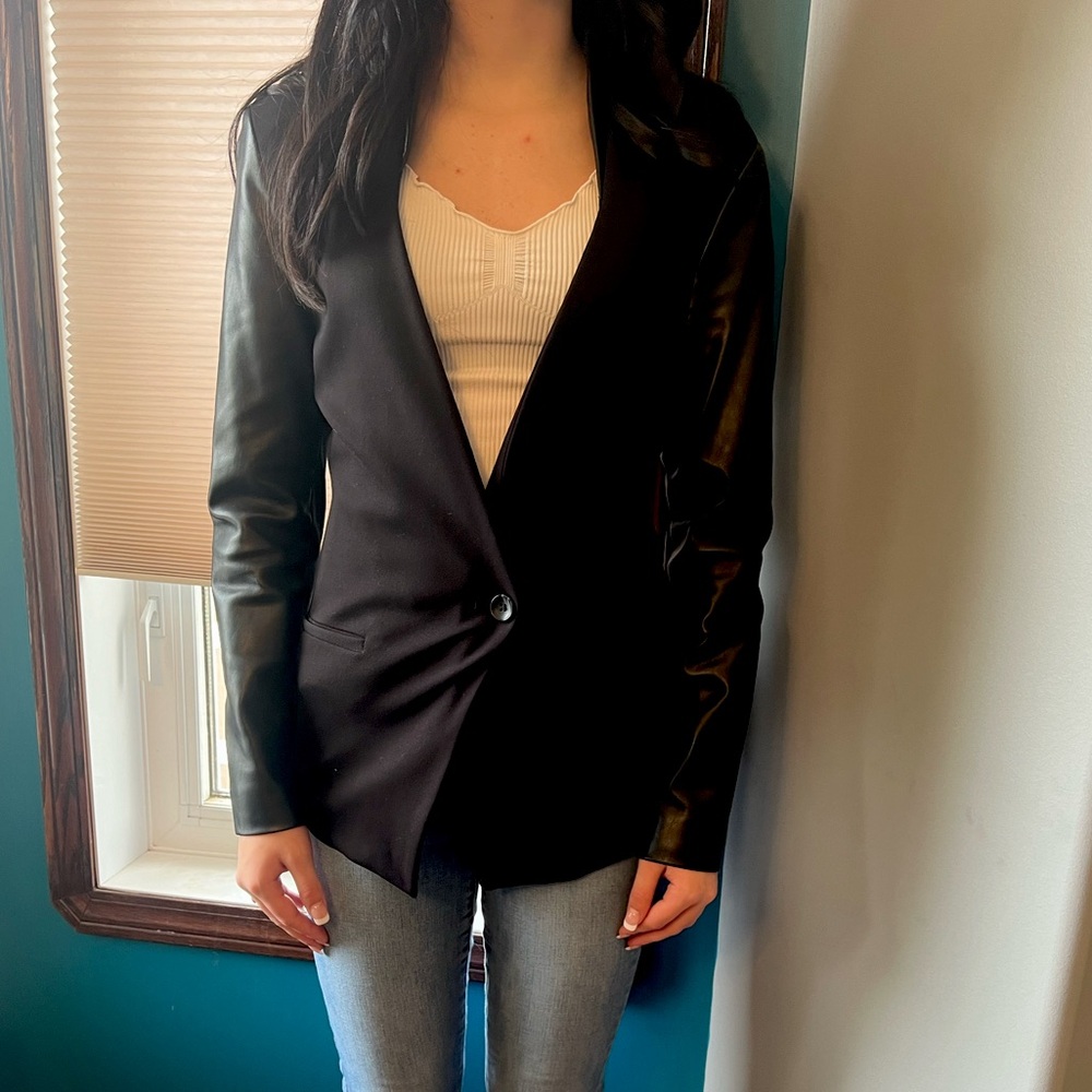 ‼️2 FOR $20‼️ Silvian Heach Women’s Blazer